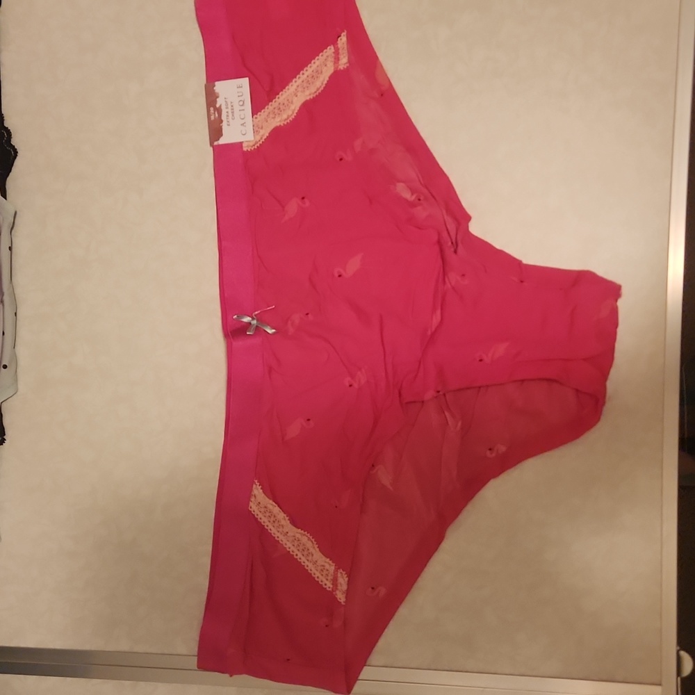 Pink with flamingos